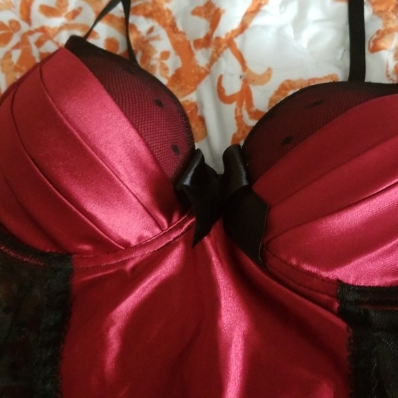 Negligee - Picture 2 of 3